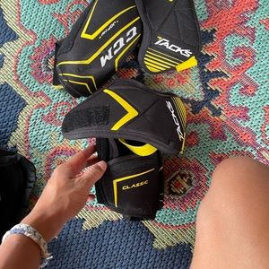 hockey gear🚫SOLD🚫